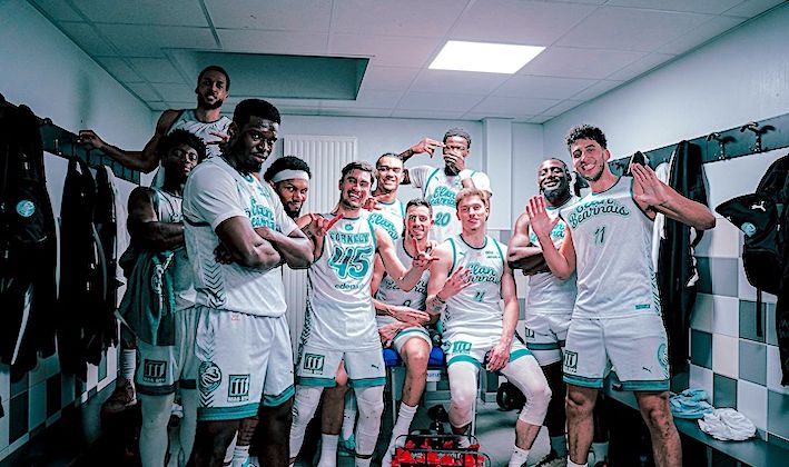 BALLE ORANGE – L’Élan brille à l’extérieur. Basket Landes intouchable